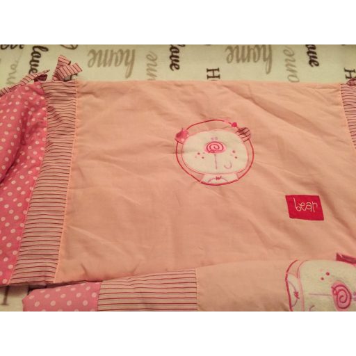 Redkite  fejvédő /rácsvédő és paplan szett egyik oldala rózsaszín alapon fehér pöttyös, másik oldalán pöttyös - csíkos macifejes lány ágynemű szett