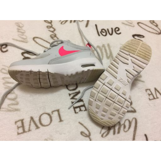 Nike air Max Thea 27,5 - s bth 16,5 cm szürke - rózsaszín lány cipő - újszerű,hibátlan, pár alkalommal viselt