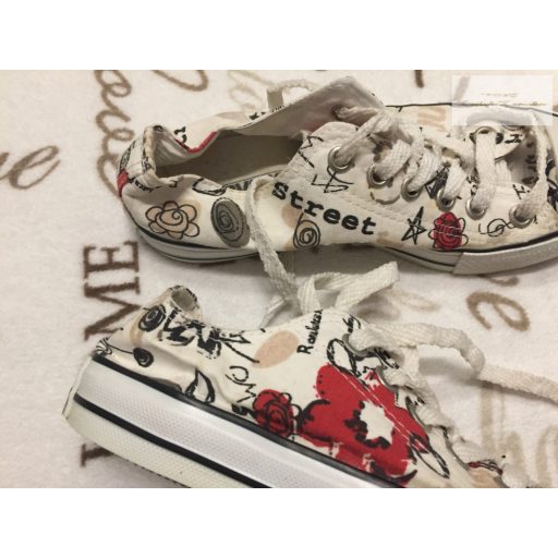 Converse 38- as virágmintás női tornacipő - újszerű,hibátlan