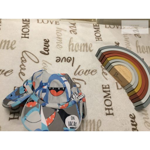 F§F 18 - 24 hó 92 cm színes cápa mintás tarkóvédős fiú napkalap/ UV sapka-újszerű,hibátlan