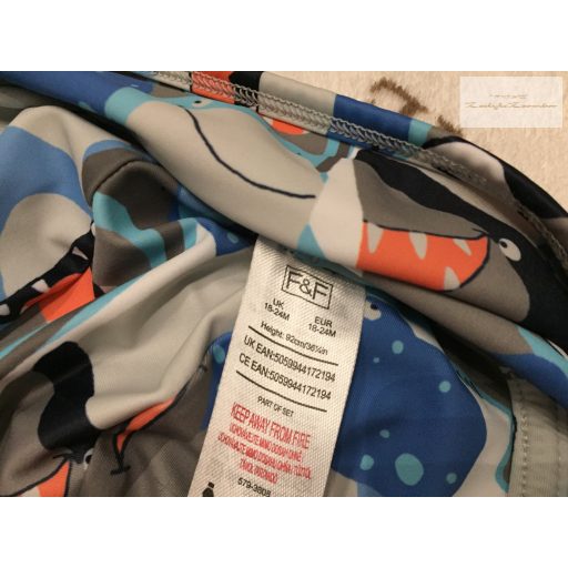 F§F 18 - 24 hó 92 cm színes cápa mintás tarkóvédős fiú napkalap/ UV sapka-újszerű,hibátlan