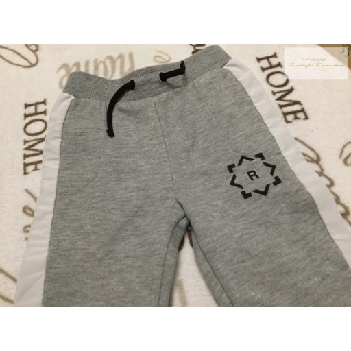 River Island 12-18 hó 86 cm szürke, oldalt fehér csíkos pamut fiú nadrág /jogger- újszerű,hibátlan