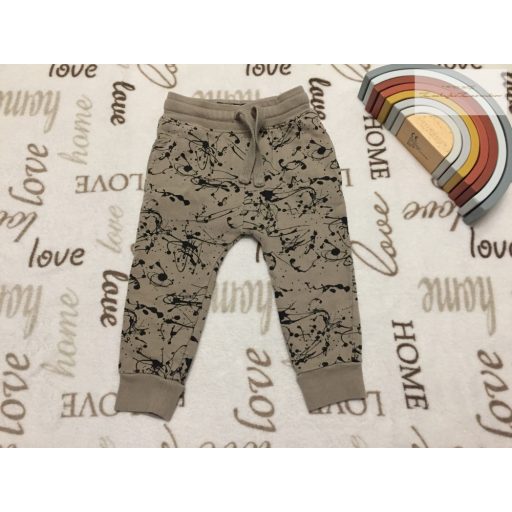 Next 18 - 24 hó 86-92 cm kávébarna alapon fekete fröcskölt mintás puha pamut fiú jogger/ nadrág -újszerű,hibátlan