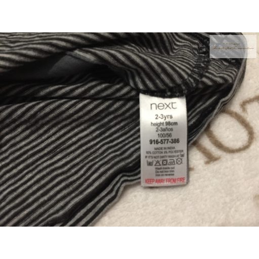 Next 2-3 év 92- 98 cm  szürke csíkos, markoló mintás pamut fiú  felső -újszerű, hibátlan