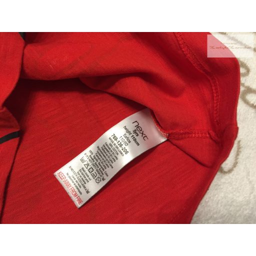 Next 5 év 110 cm piros, Mickey mintás feliratos pamut fiú felső- újszerű,hibátlan - karácsonyi