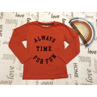   Next 6-7 év -122 cm  barna, fekete feliratos pamut fiú felső -újszerű,hibátlan