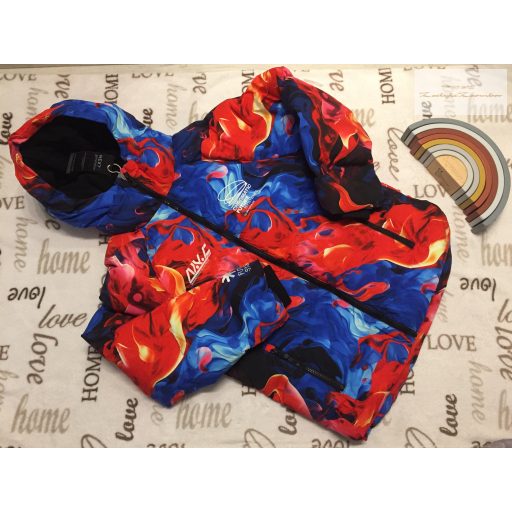 Next 11 év 146 cm  kék - piros mintás - feliratos, vastag polár béléses fiú télikabát- új, címkés