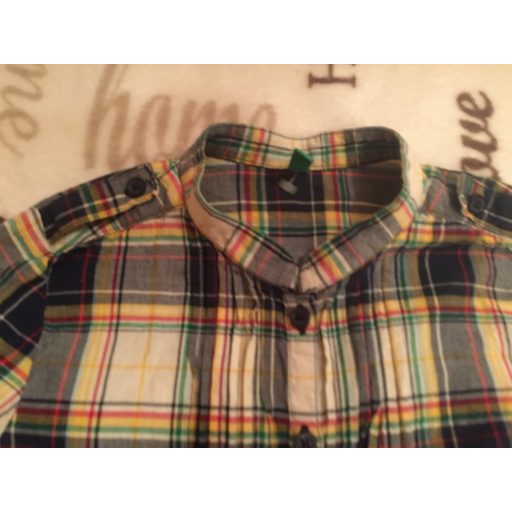 Benetton 6-7 évesre való 120 cm fekete - fehér - szürke - sárga kockás elöl rakott vékony anyagú lány ing ,ujja felhajtható