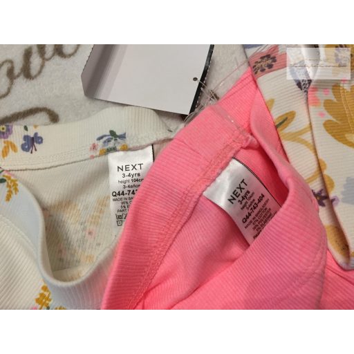 Next 3-4 év 104 cm  virágmintás  - pink pamut lány rövid legging szett 3 db - új, címkés