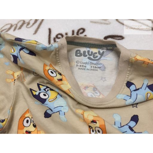 Bluey 5-6 év 110-116 cm fehér-tejeskávé Bluey-Bingo mintás vékonyabb pamut fiú pizsama szett 2 db - újszerű,hibátlan