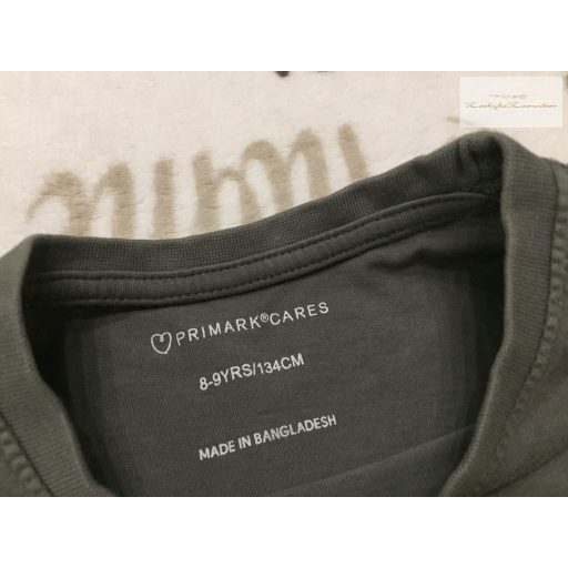 Primark 8-9 év 128-134 cm szürke, bézs mintás -feliratos pamut fiú felső- újszerű,hibátlan