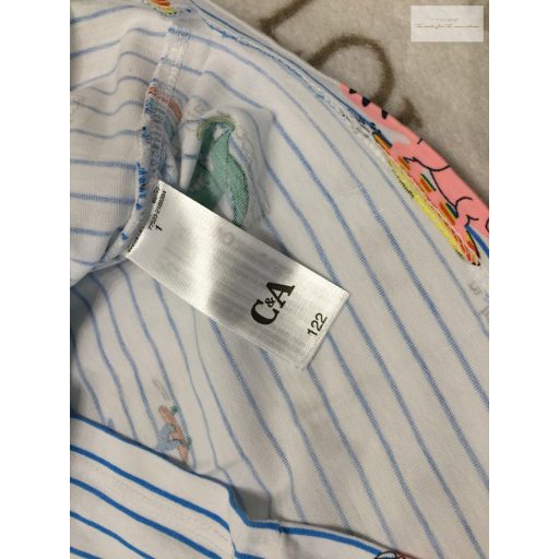C§A 7 év 122 cm kék csíkos, színes dinó mintás vékony pamut fiú felső - új, csak lecímkézve