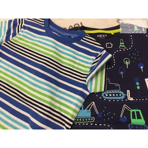 Next 6-7  év 122 cm kék, színes munkagép mintás és csíkos pamut fiú felső szett 2 db - új, címkés