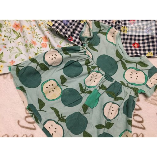 Next és Bluezoo 3-6 hó  68 cm alma és virágmintás lány ruha szett 3 db -újszerű, hibátlan