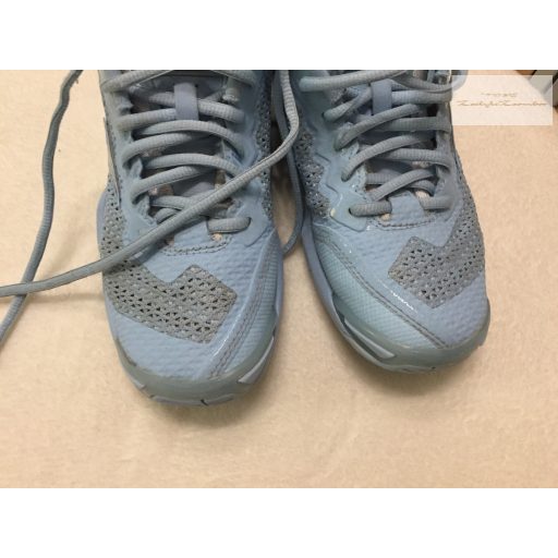 Mizuno 36-s méret 23 cm bth világoskék kézilabda fiú cipő- újszerű