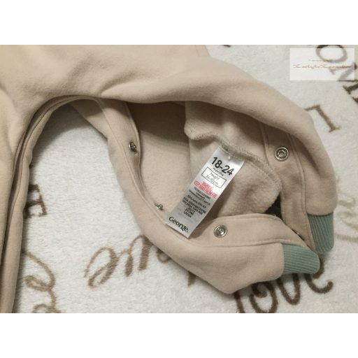 George 18  - 24 hó  86 - 92 cm   bézs, színes ujjú és feliratos belül polár vastag pamut fiú rugdalózó/ kezeslábas- újszerű,hibátlan