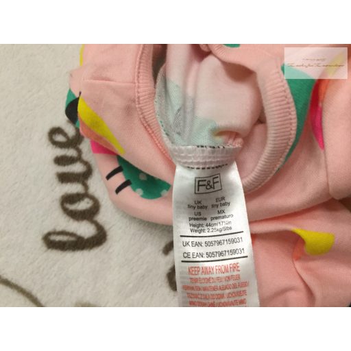 F§F tiny baby 44 cm 2,25 kg rózsaszín, toucan mintás pamut lány rugdalózó - új, átnőtt, csak átmosva