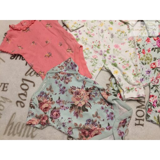 Next 3-6 hó  68 cm virágmintás pamut lány rugdalózó 2 db és body szett 3 db -újszerű, hibátlan